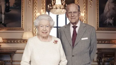 EPA The Queen and Duke of Edinburgh in a portrait