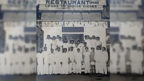 Wikimedia Commons THE ORIGINAL OPENING TEAM OF 1947 OF THE MOTI MAHAL RESTAURANT , THIS PICTURE SHOWS ALL THE 3 FOUNDERS - KUNDAN LAL JAGGI (SECOND ROW CENTRE), KUNDAN LAL GUJRAL (FIRST ROW 4TH FROM LEFT), THAKUR DASS (FIRST ROW 6TH FROM LEFT)