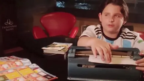 Sebastián Filoramo with his type writer