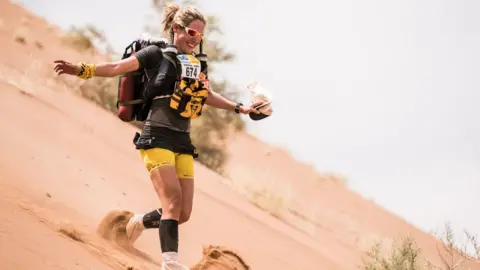 iancorless.com Sophie Raworth running the Marathon des Sables