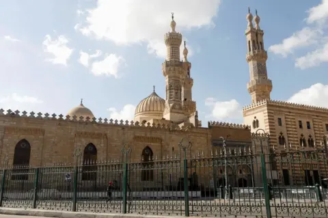 Reuters A view of the closed Al-Azhar mosque during Eid al-Fitr, a Muslim festival marking the end of the holy fasting month of Ramadan, amid concerns about the spread of the coronavirus disease (COVID-19), in Cairo, Egypt, May 24, 2020.