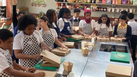 Tim Donovan/BBC Students at the Hackney School of Food