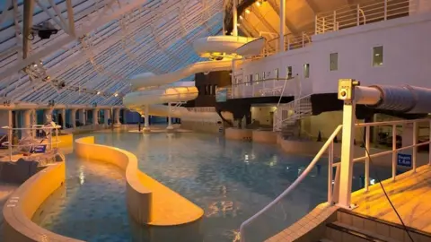 GLL Ships & Castles swimming pool