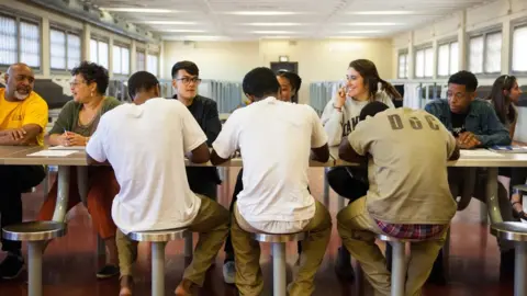 Devon Clark A team from Chicago votes registers voters in Cook County Jail