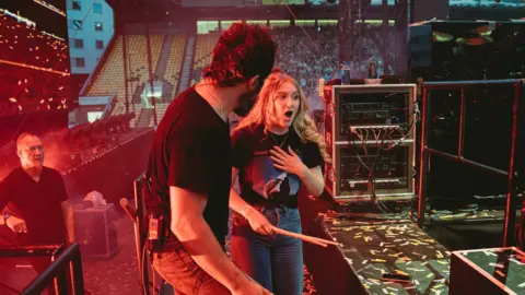 @robloud Grace on stage