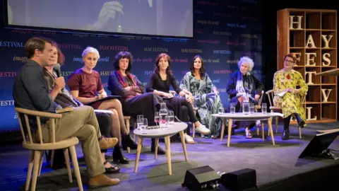 Marsha Arnold Margaret Atwood, Tishani Doshi, Mererid Hopwood, Ulrike Almut Sandig, Evelyn Schlag, Owen Sheer