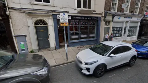 Google Maps On-street parking in Micklegate