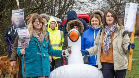 SWAN Campaign group Save Wildlife and Nature (SWAN)