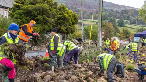 Mike Kitson Reeth Wallathon