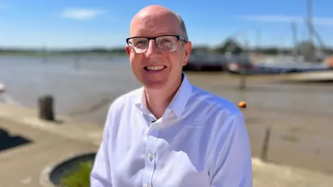 Martin Giles/BBC Robin Price