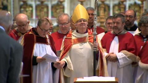 Bishop of Llandaff enthroned in cathedral ceremony - BBC News