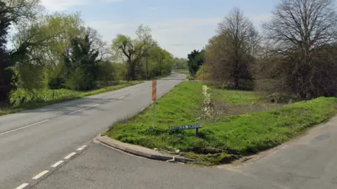 Google Station Road at the junction with Cowles Drove