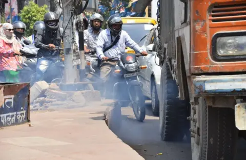 Getty Images Vehicular pollution in Kanpur