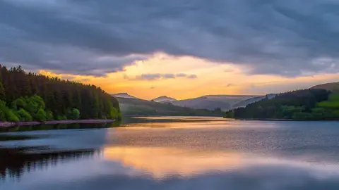 Martyn Jenkins A sunset over Pen-y-fan and Cribyn in the Brecon Beacons