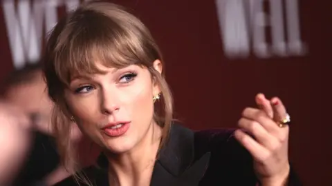 taylor swift cigarette Taylor Swift sends York fans surprise box of gifts