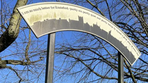 A sign which says "I am so much better for Knutsford - partly air, partly quite and partly being by myself a good piece of every day".
