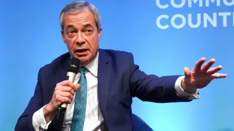 PA Reformasi Media Pemimpin Inggris Nigel Farage berbicara selama konferensi pers di 22 Bishopsgate, London. Tanggal Gambar: Rabu 12 Februari 2025.