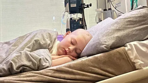 Family photo Mali in hospital