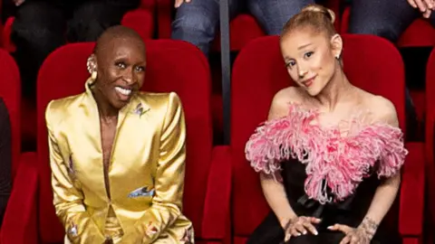 Cynthia Erivo and Ariana Grande in the Oscars class photo