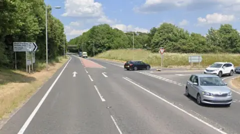 A google maps image of the A35 in Dorchester, at its junction with the A352.