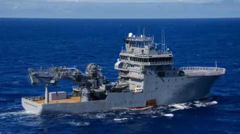 US Navy HMNZS Manawanui in the Pacific Ocean during a tactical exercise in 2020.