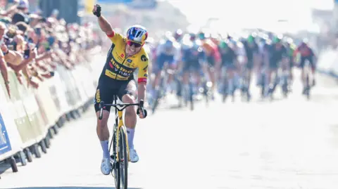 SWpix.com/Tour of Britain Wout van Aert in Felixstowe in 2023