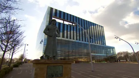 Corby Cube