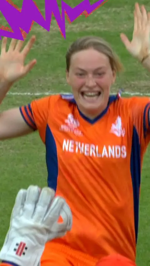 Myrthe van den Raad celebrating
