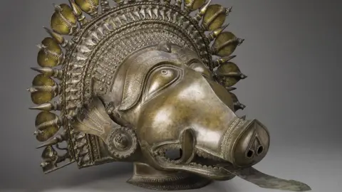 Los Angeles County Museum of Art. Dancer headpiece