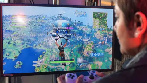 Videos of store people playing fortnite