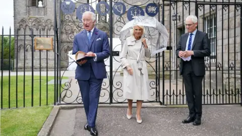 King And Queen Host Holyroodhouse Garden Party