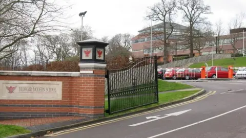 Geograph/M J Richardson  Bedford Modern School, Manton Lane, Bedford