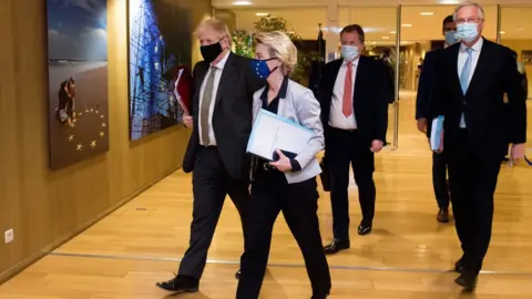 Etienne Ansotte/European Commission/PA Media Prime Minister Boris Johnson, European Commission president Ursula von der Leyen, UK"s chief Brexit negotiator Lord David Frost and EU"s chief negotiator Michel Barnier in Brussels where they have agreed the UK and EU will continue talks on a post-Brexit trade deal.