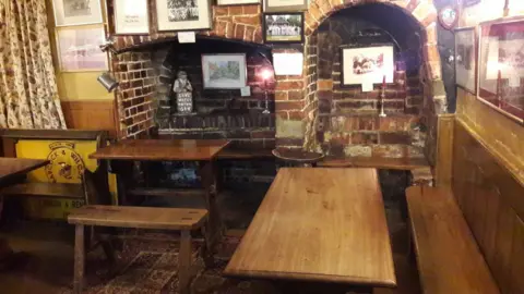 Quinten Taylor The Bell Inn