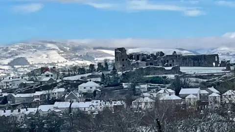 Janey Liz | BBC Weather Watchers Snow in Denbigh, Denbighshire