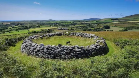 Manxscenes.com Tynwald Site, Baldwin courtesy Peter Killey