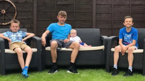 Christopher Matthews Oktavio, Oskar, Oxli and Oliwier