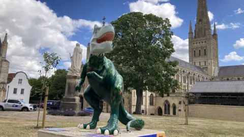 Jenny Kirk/BBC Dinosaur statue