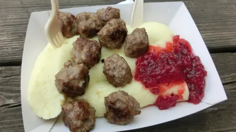 Gunnar Creutz/Wikicommons Swedish meatballs with loganberries