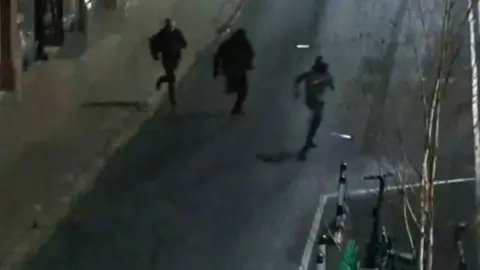 Gloucestershire Police CCVT image of the men running away