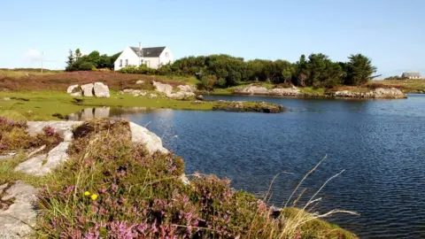 Robert W Watt/Geograph Lochcarnan