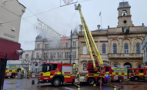 Leicestershire Fire and Rescue Fire crews at scene