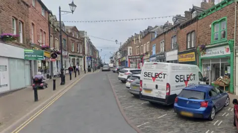 Google Diagonal parking bays on Senhouse Street