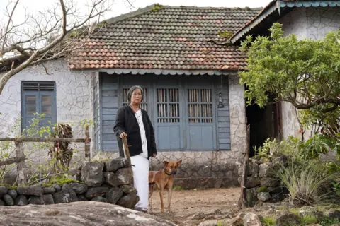 Biana Watre Momin in Eko