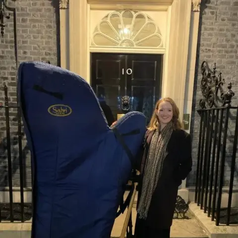 Alis Huws Alis Huws and harp