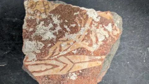 Hyde900 Fragment of medieval decorated tile