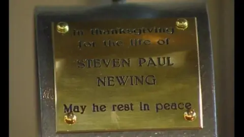 Memorial plaque