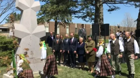 Lithuanian foreign ministry Monument in Chicago unveiled on 4 May in Chicago
