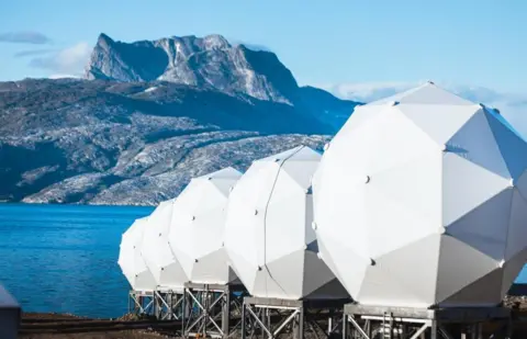 ONEWEB Greenland ground station