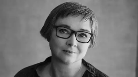 Zulfiya Wilde Pam Smy